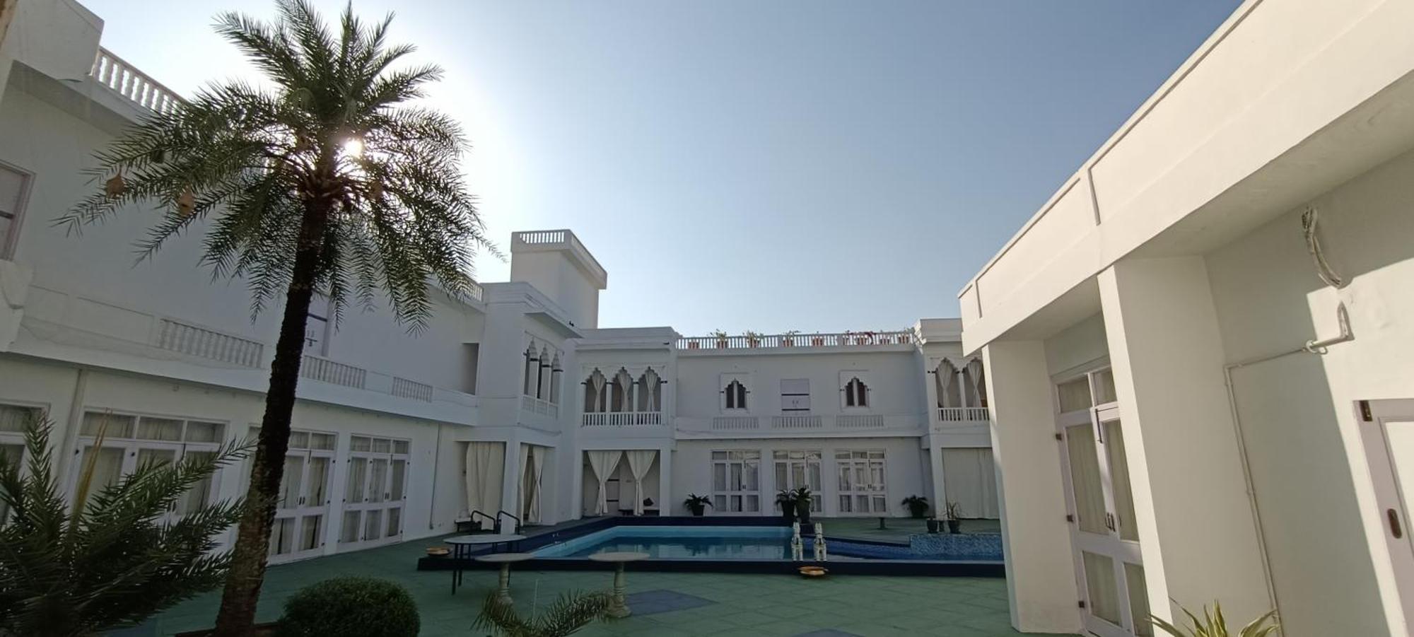 Hotel Savista Retreat à Jaipur Extérieur photo