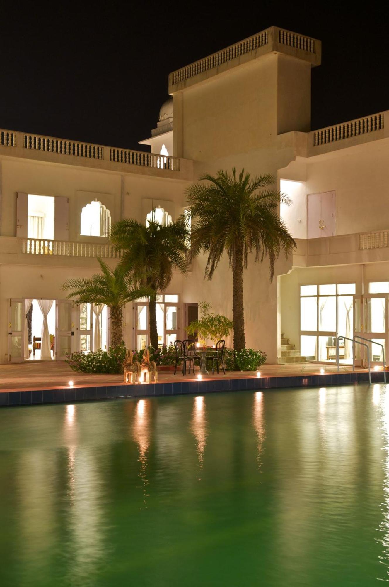 Hotel Savista Retreat à Jaipur Extérieur photo