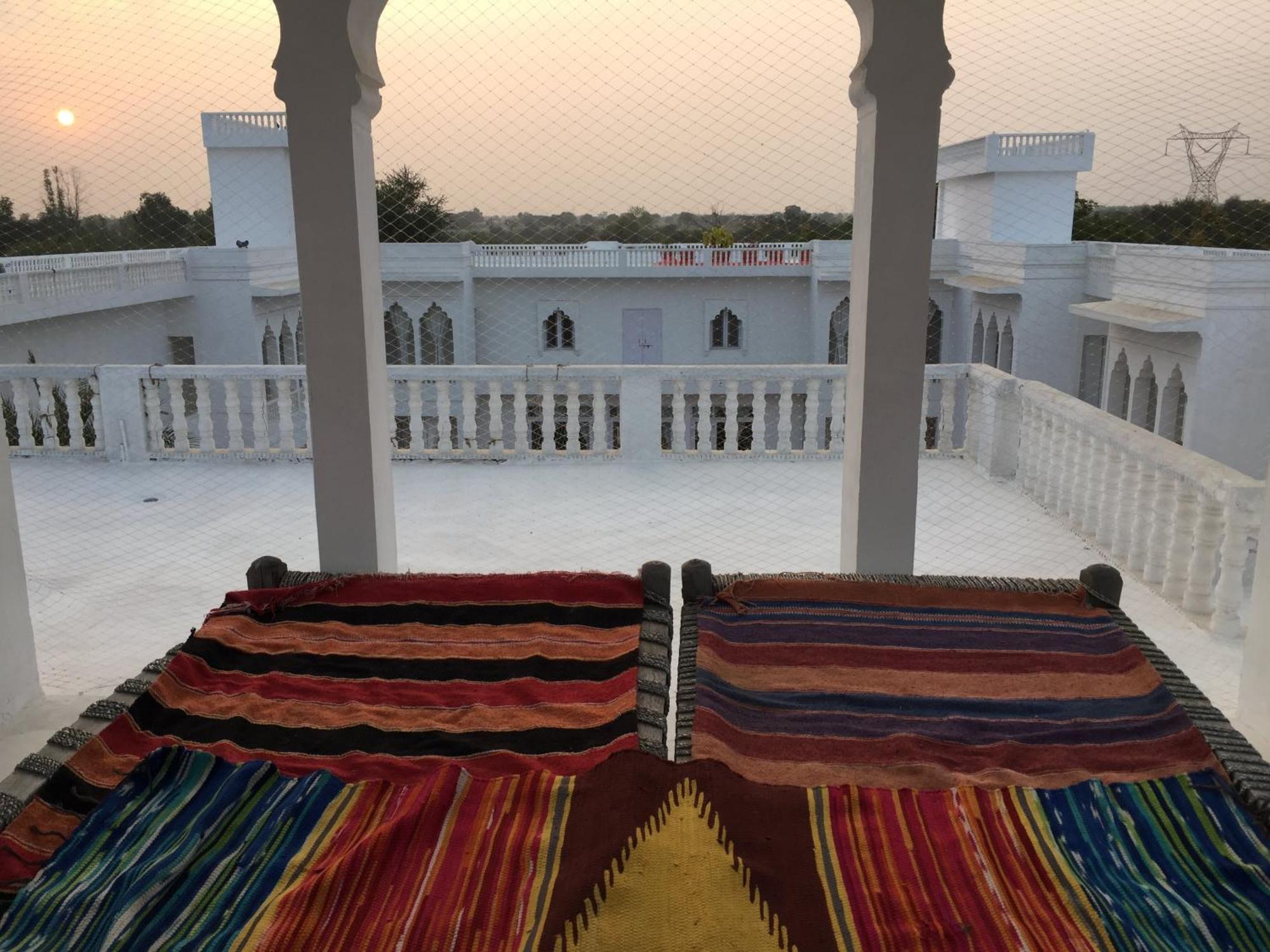 Hotel Savista Retreat à Jaipur Extérieur photo